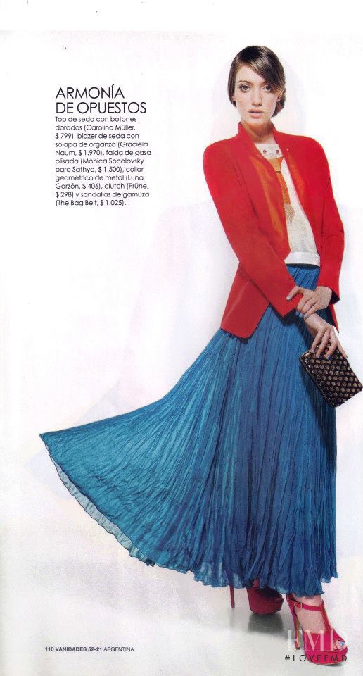 Dana Luz Almada featured in Alto Vuelo, October 2012