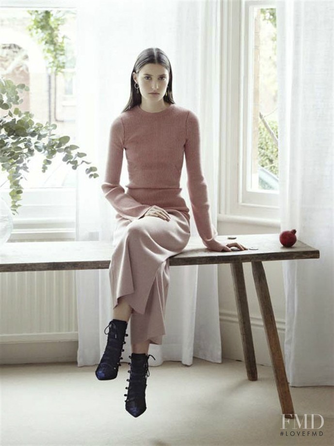 Viktoria Machajdik featured in Viktoria, December 2015