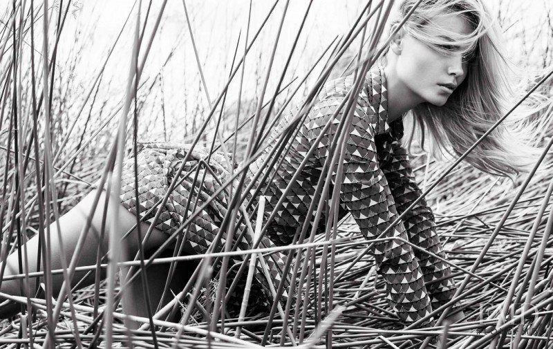 Natasha Poly featured in Instinto Animal, July 2016