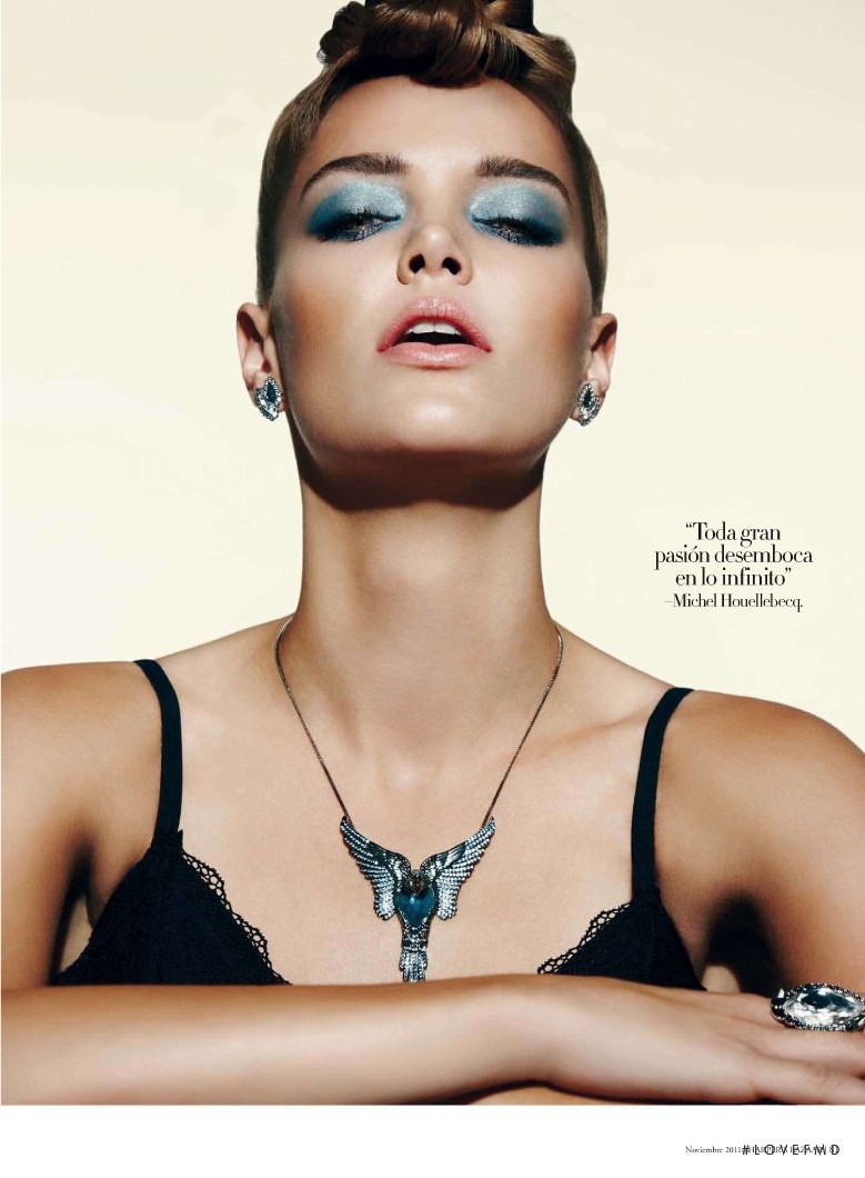 Zosia Nowak featured in Joyas, November 2011