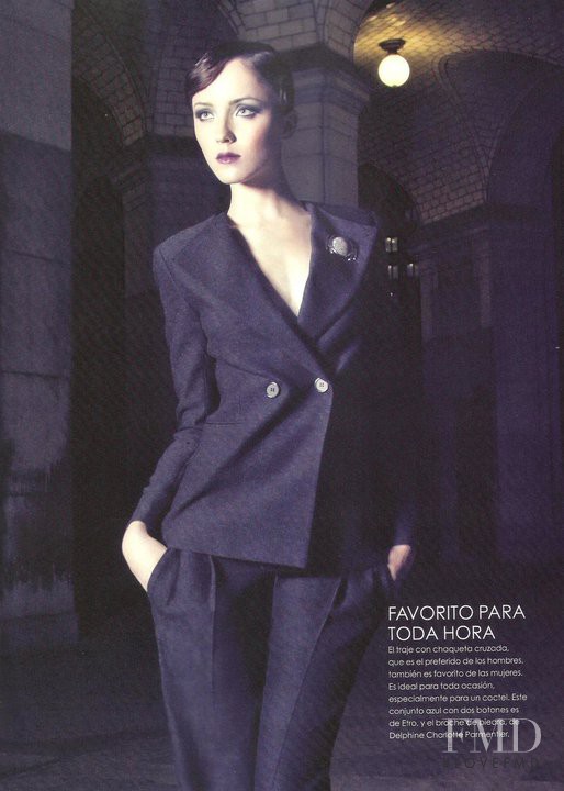 Andressa Fontana featured in El Glamour Del Jacket, January 2011