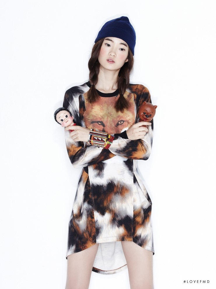 Hyun Ji Shin featured in Shin Hyunji and Jung Hoyeon, January 2014