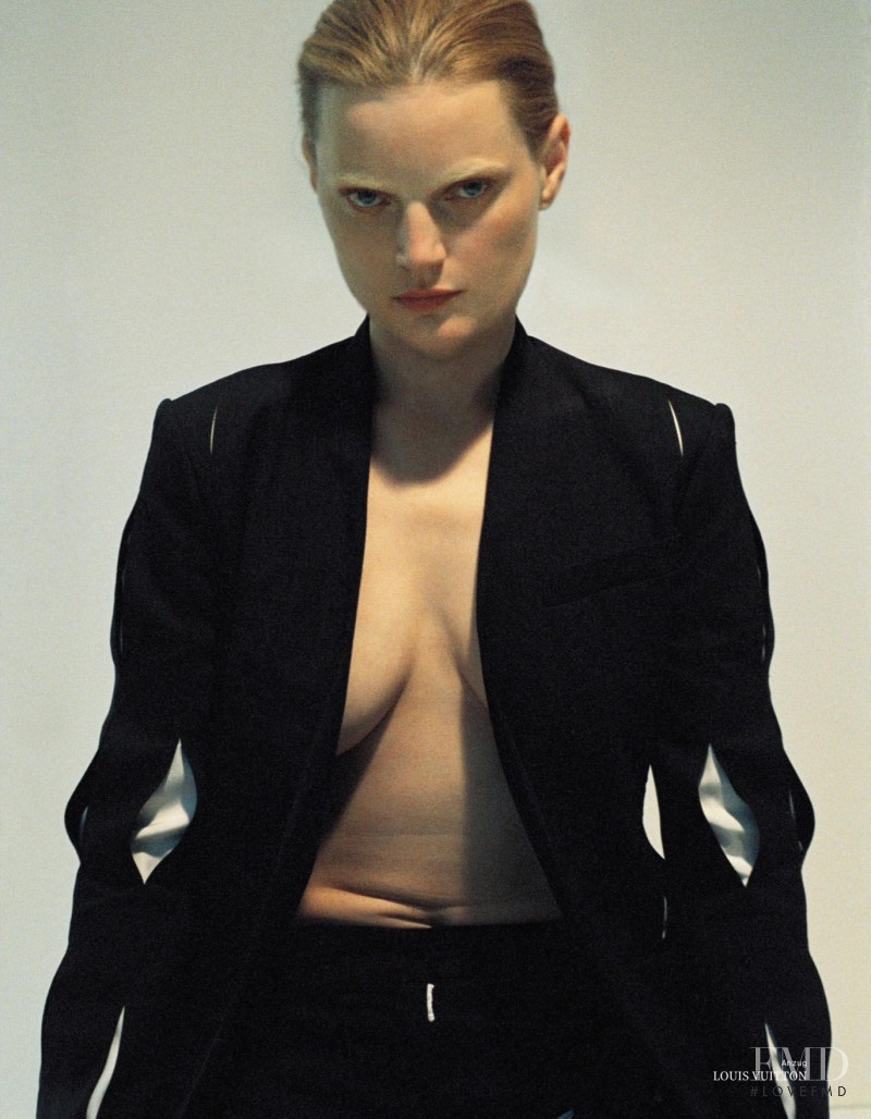 Guinevere van Seenus featured in Guinevere, September 2016