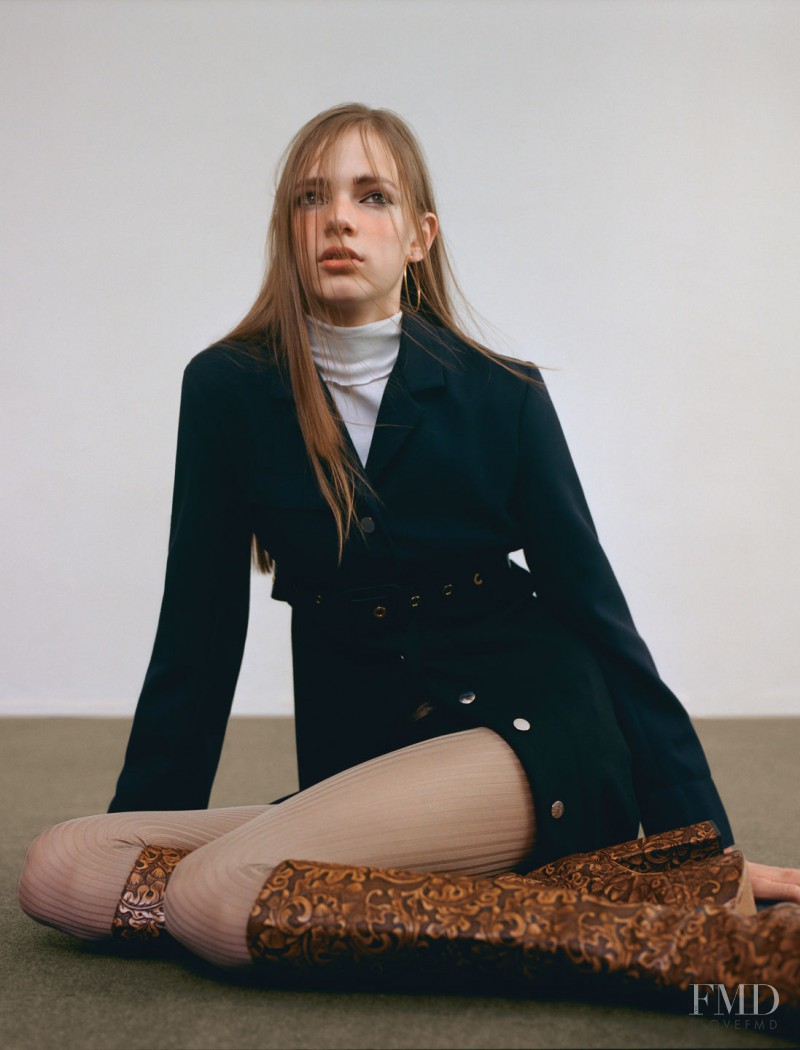 Eva Varlamova featured in Eva Varlamova,Céline Delaugère,Willy Morsch,Hannah Bennett, September 2016