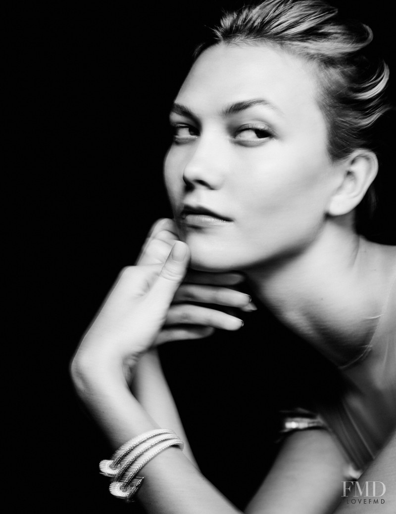 Karlie Kloss featured in Karlie Kloss, October 2016