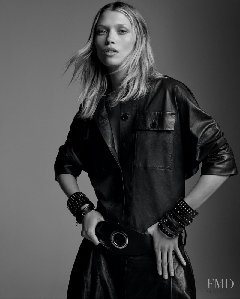 Hana Jirickova featured in Fashion Memo: Black Leather, November 2016