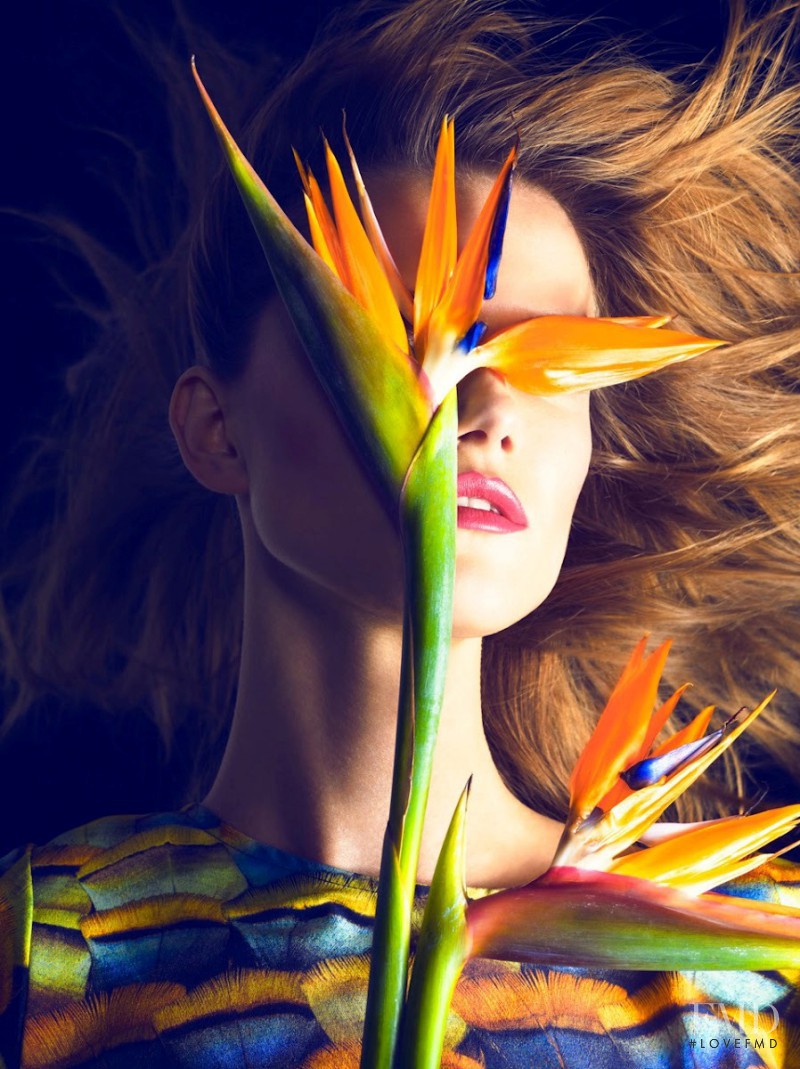 Kasia Struss featured in Apuntes del Natural, February 2012