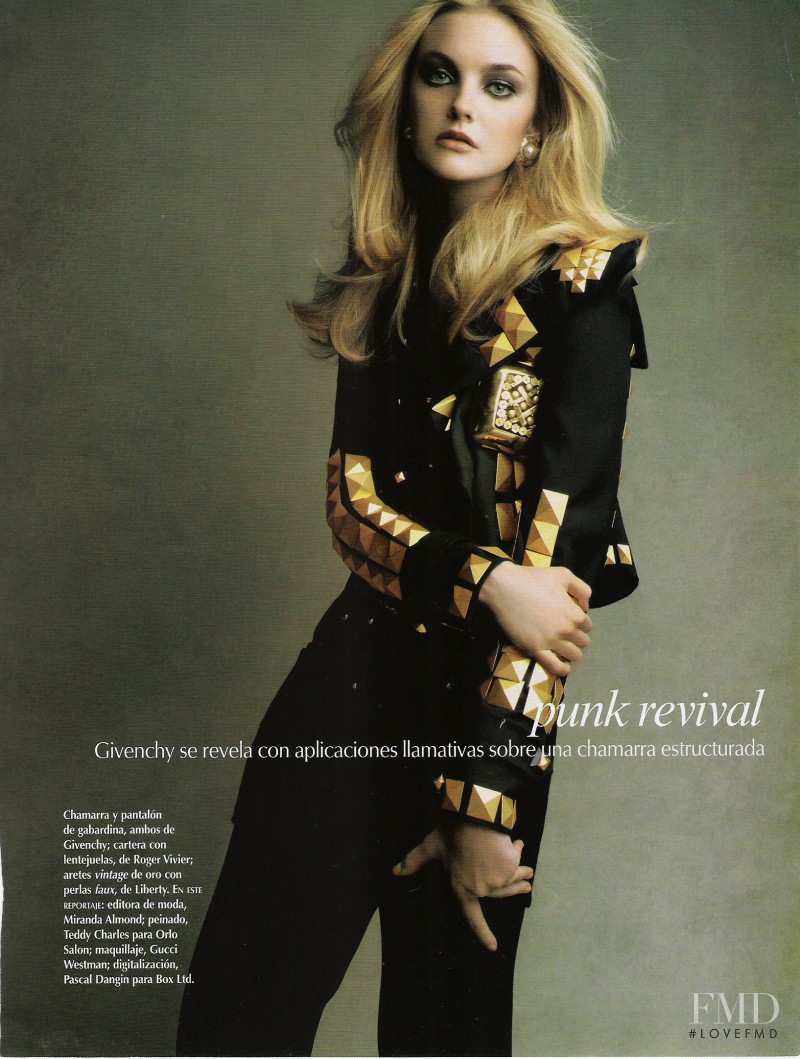 Caroline Trentini featured in Top Looks, September 2007