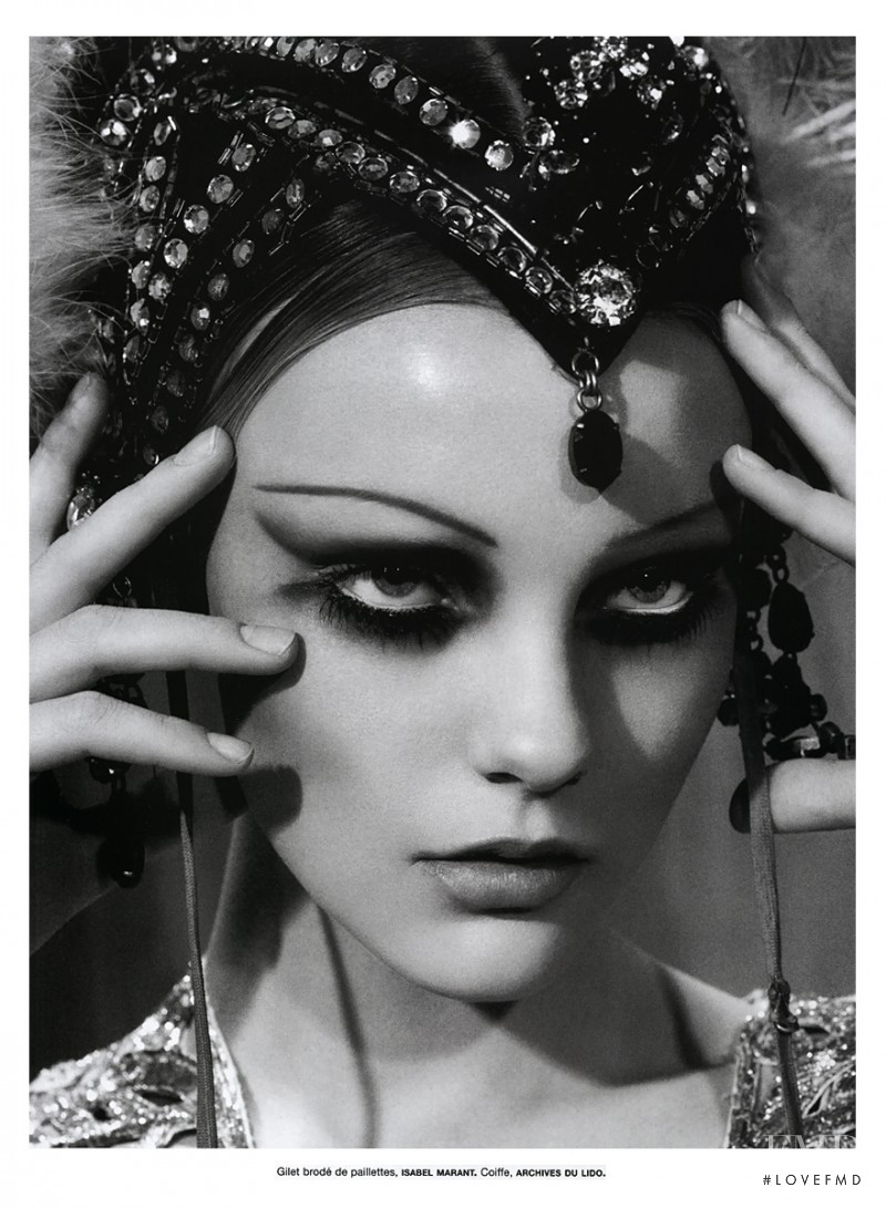 Caroline Trentini featured in Brazil, April 2006