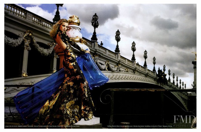 Caroline Trentini featured in Place de la Concorde, October 2006