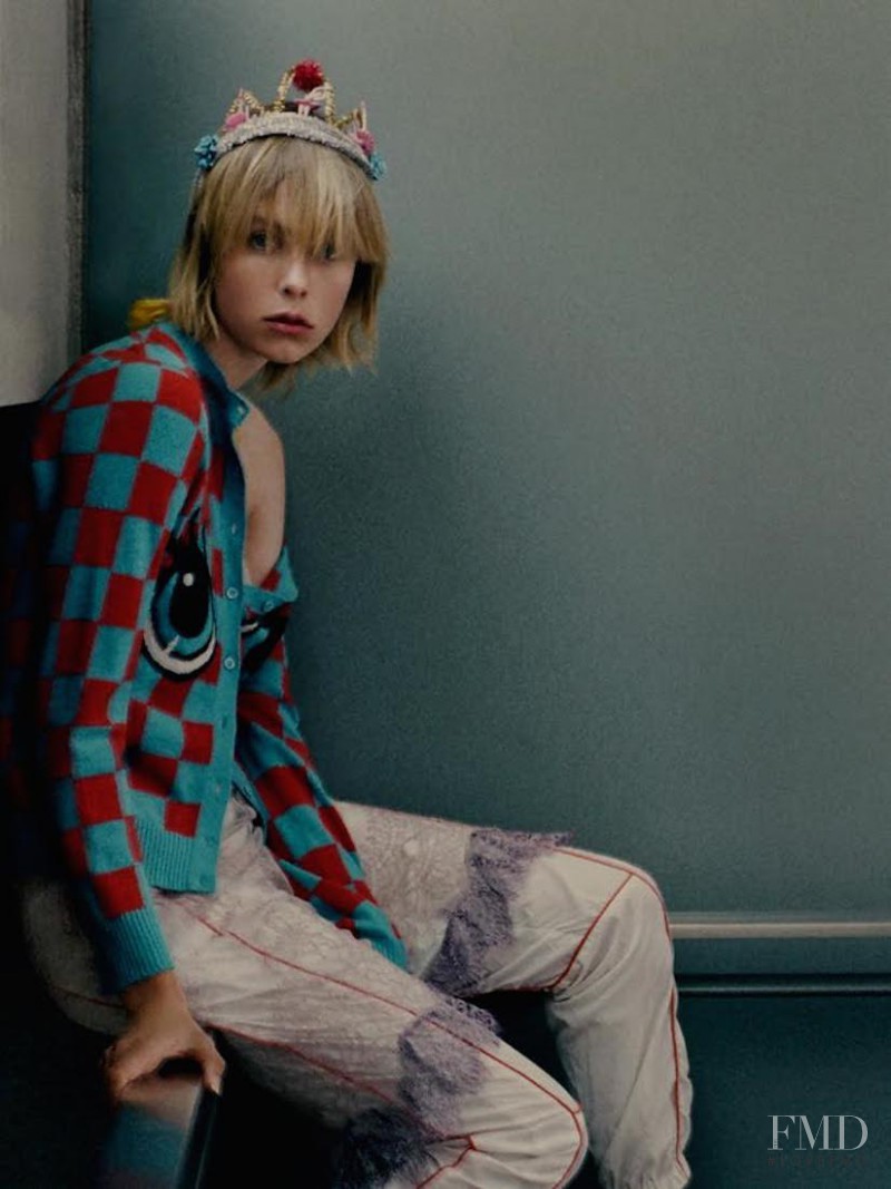 Edie Campbell featured in Georgia, September 2015