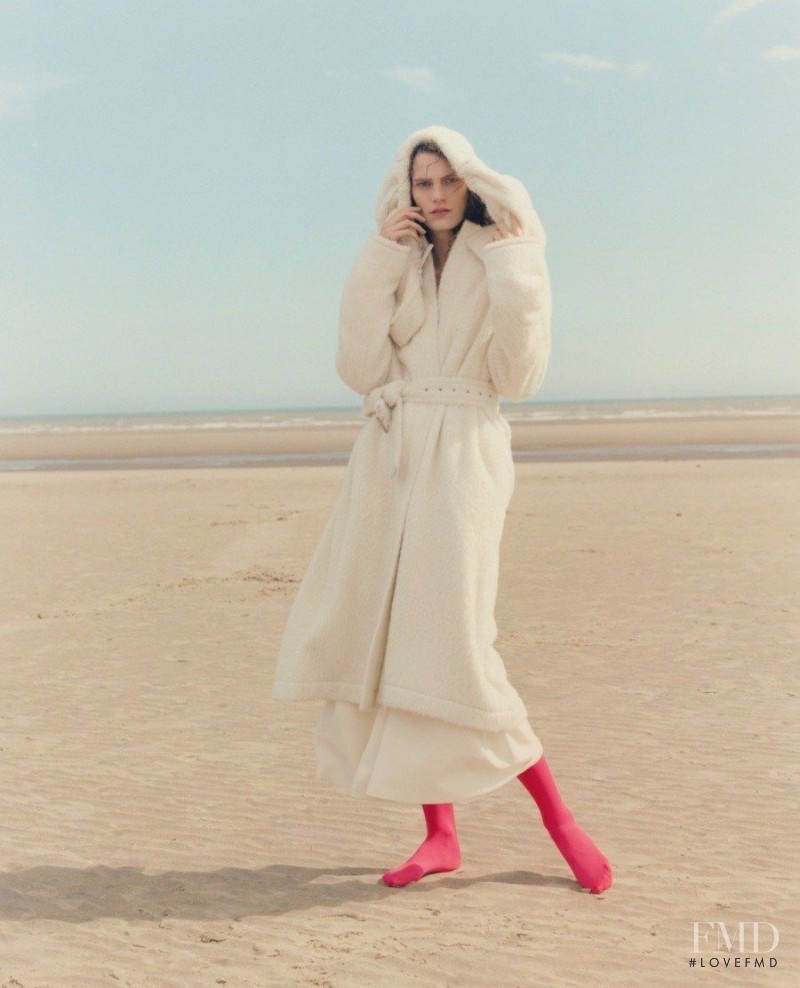 Lena Hardt featured in Promesse De L’aube, November 2016