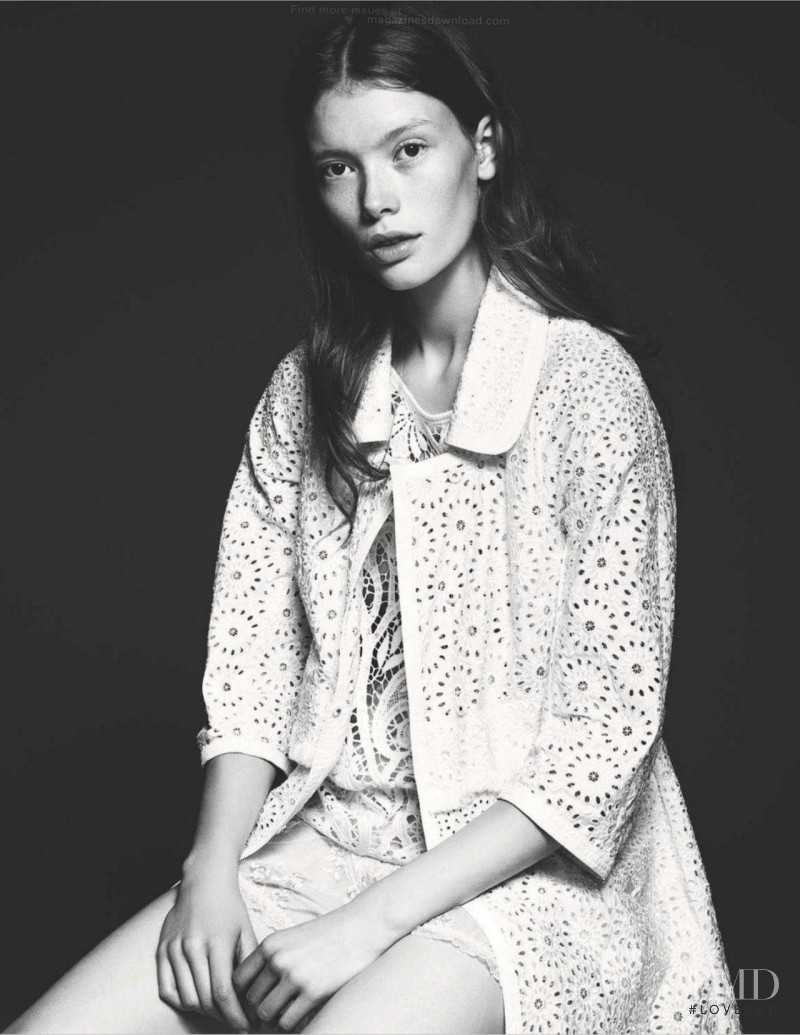 Julia Hafstrom featured in Natural (Mente), May 2012