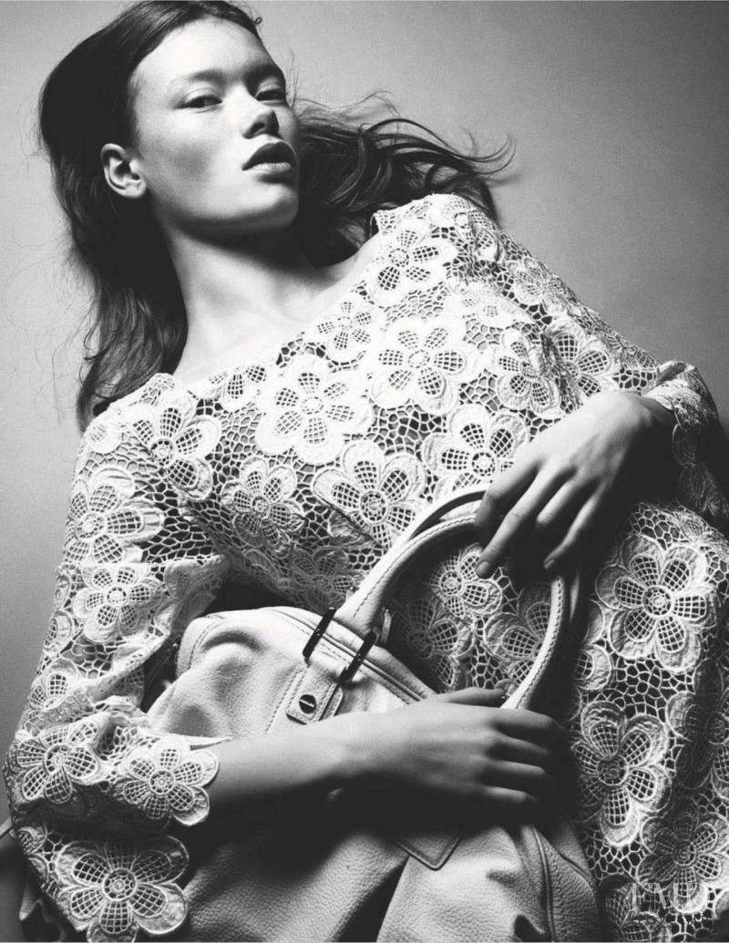 Julia Hafstrom featured in Natural (Mente), May 2012