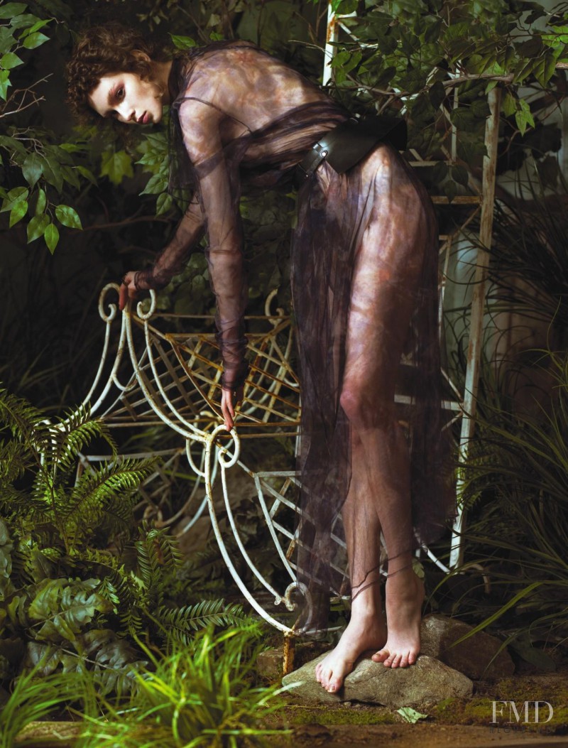 Lorena Maraschi featured in Jardin d\'Eden, February 2017