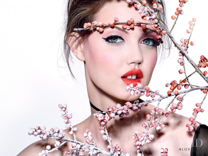 Lindsey Wixson featured in Beauty, January 2017
