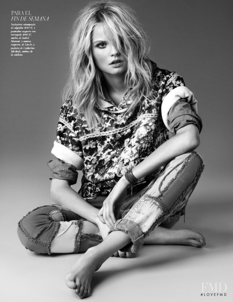 Magdalena Frackowiak featured in Elige Outfit, March 2012