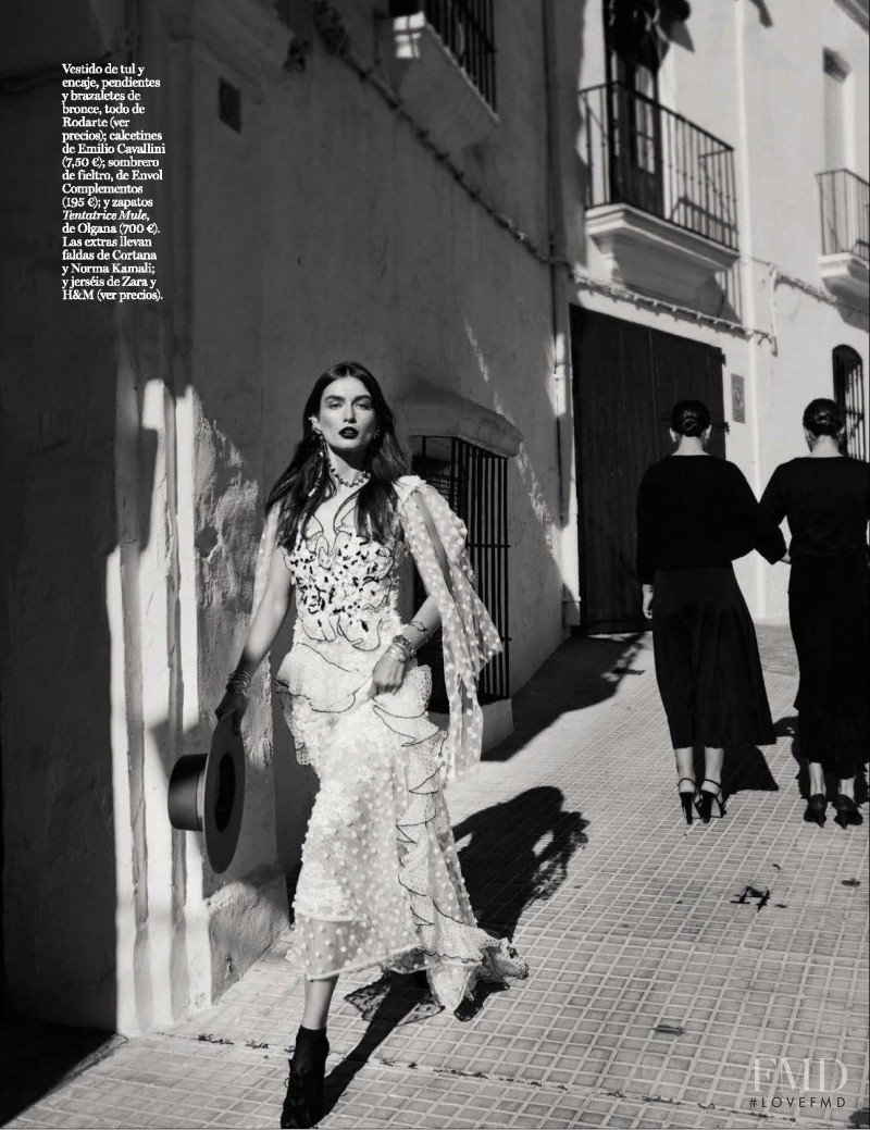 Andreea Diaconu featured in De Pura Raza, March 2017