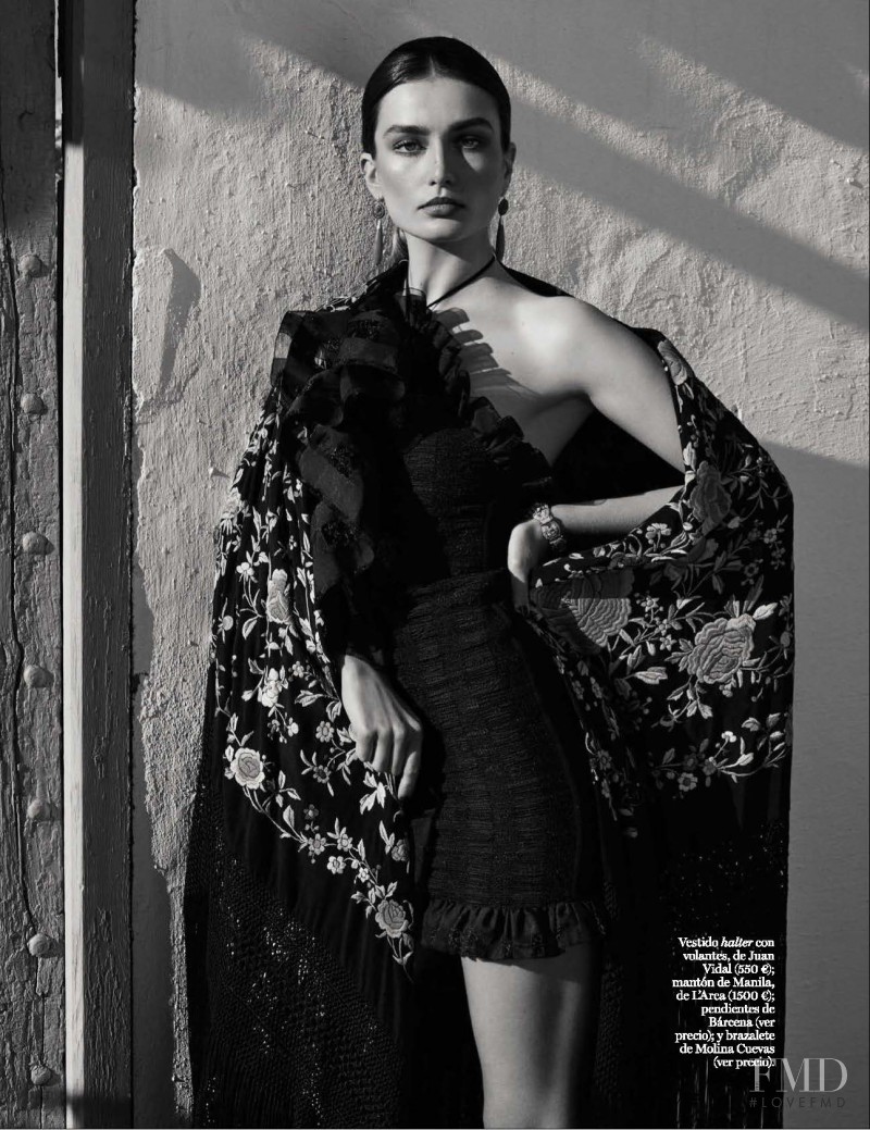 Andreea Diaconu featured in De Pura Raza, March 2017