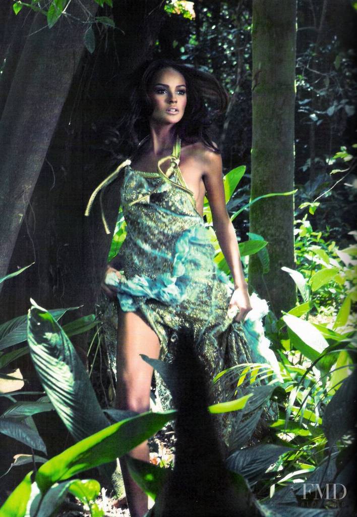 Gracie Carvalho featured in Vida Selvagem, November 2008