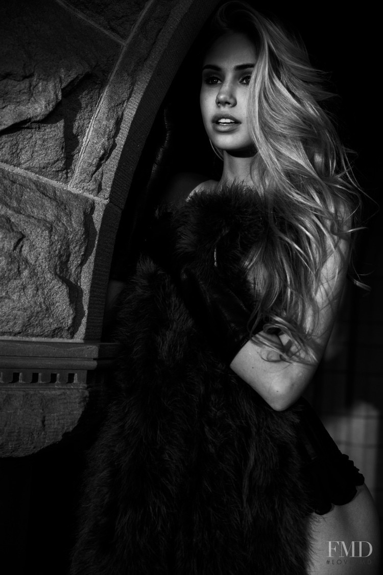 Scarlett Leithold featured in Rendezvous, January 2016