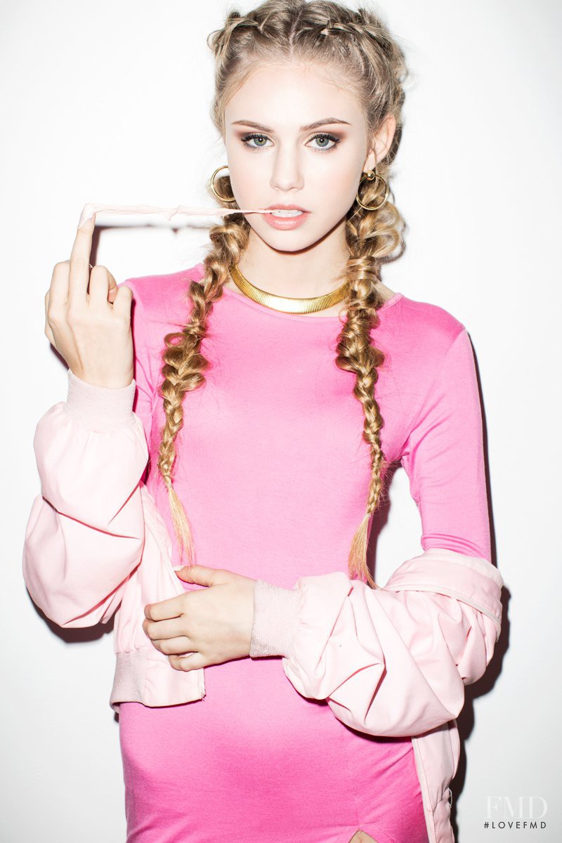 Scarlett Leithold featured in Scarlett Leithold, May 2015