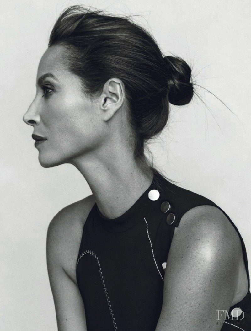 Christy Turlington featured in Cada Mujer Cuenta, March 2017