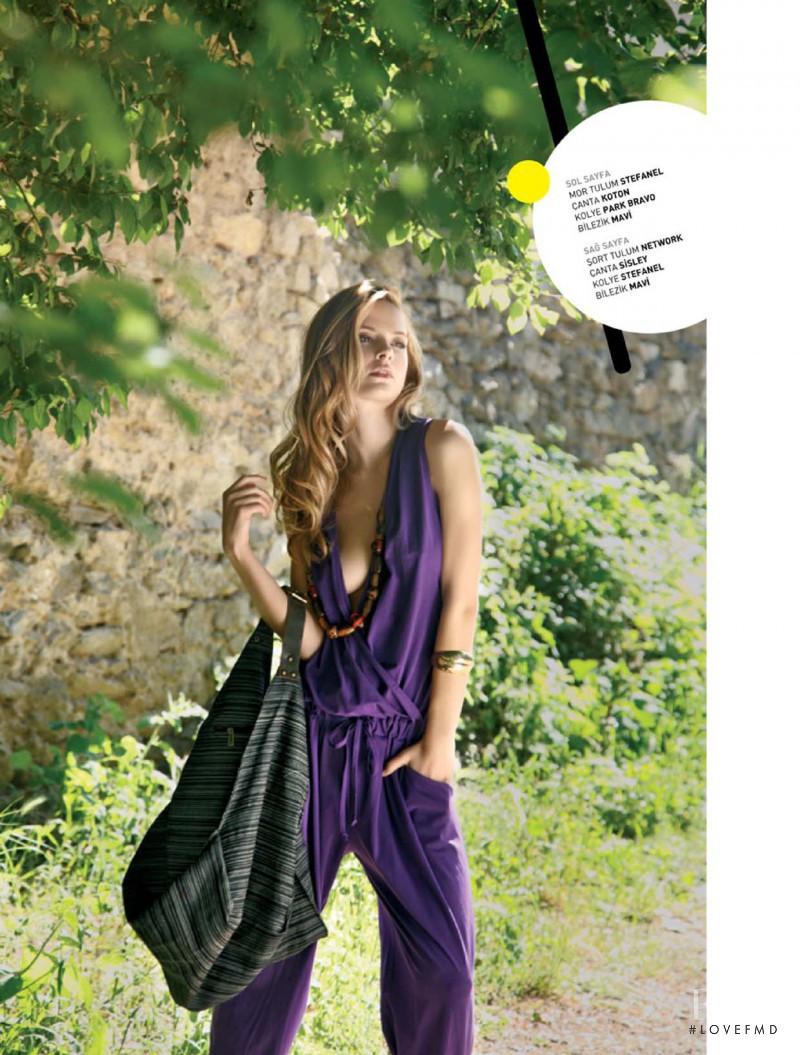 Ioanna Dedi featured in Mevsim Hafif!, June 2010