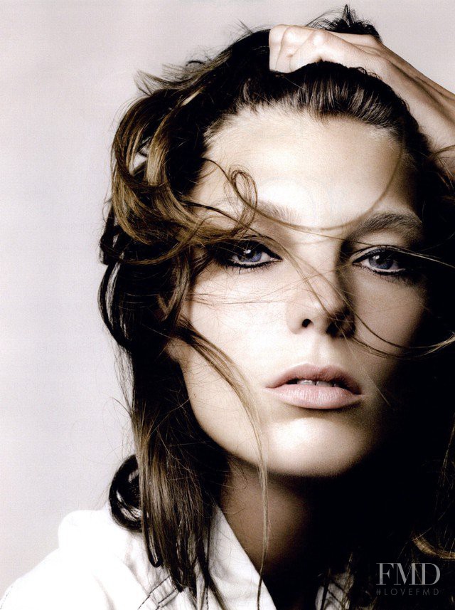Daria Werbowy featured in ¡Divina!, August 2009