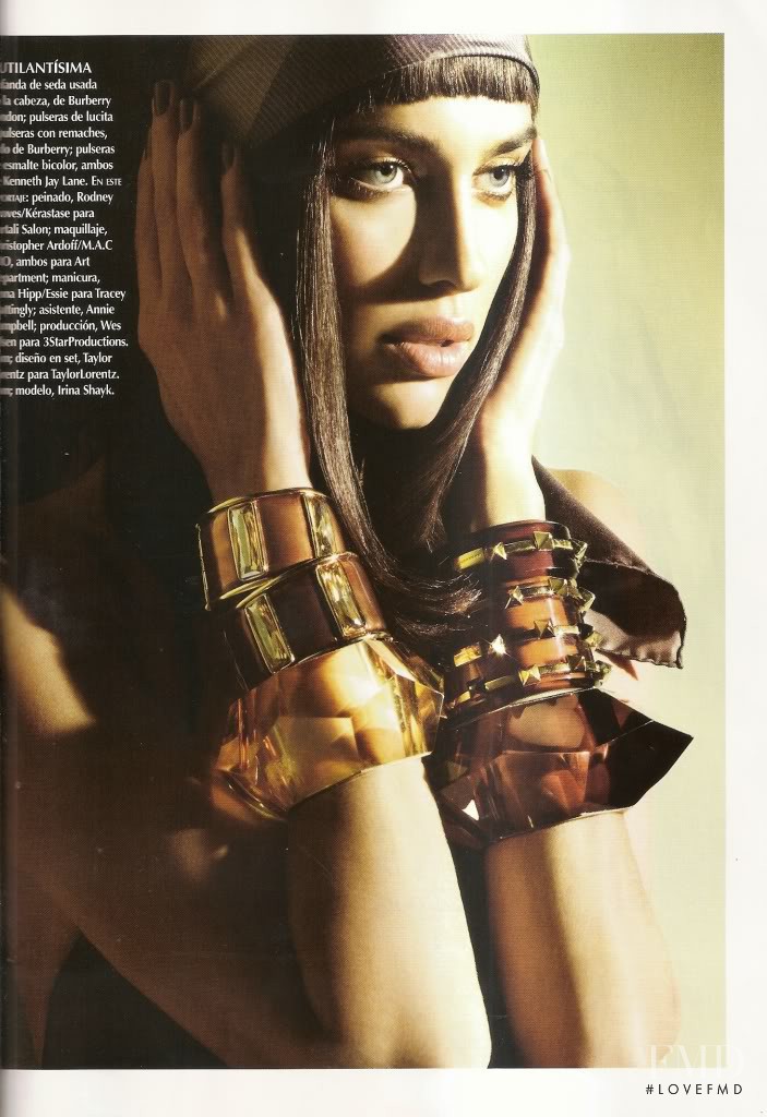 Irina Shayk featured in luces y sombras, July 2010