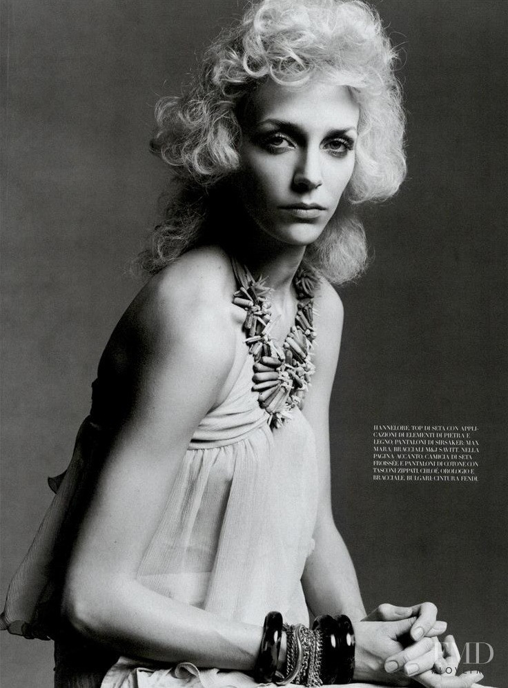 Hannelore Knuts featured in People As Many, January 2004