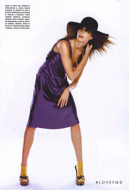 Daria Werbowy featured in A Dream of a Dress, October 2004