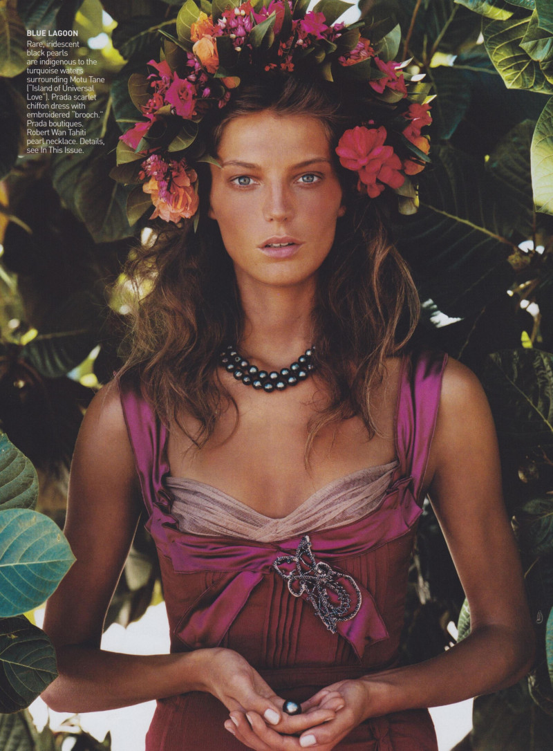 Daria Werbowy featured in Ticket to Paradise, December 2004