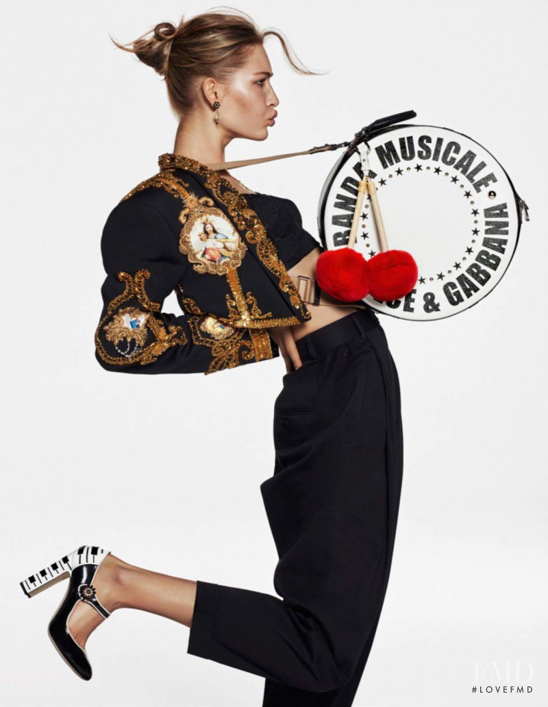 Grace Elizabeth featured in C\'est Vogue: Rythm\'N Fun, April 2017