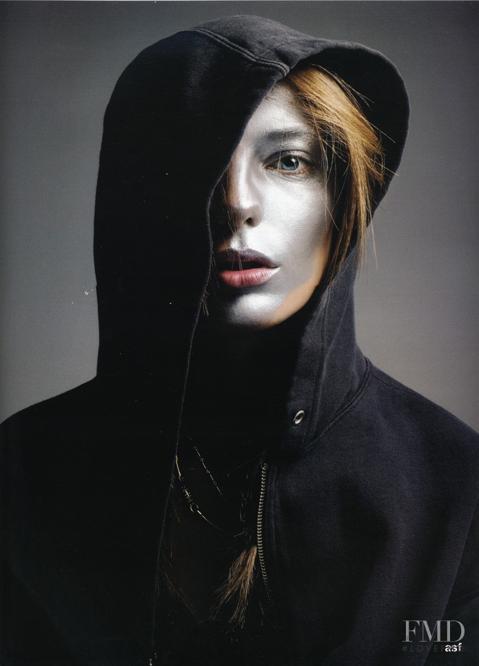 Daria Werbowy featured in Face Off, November 2005