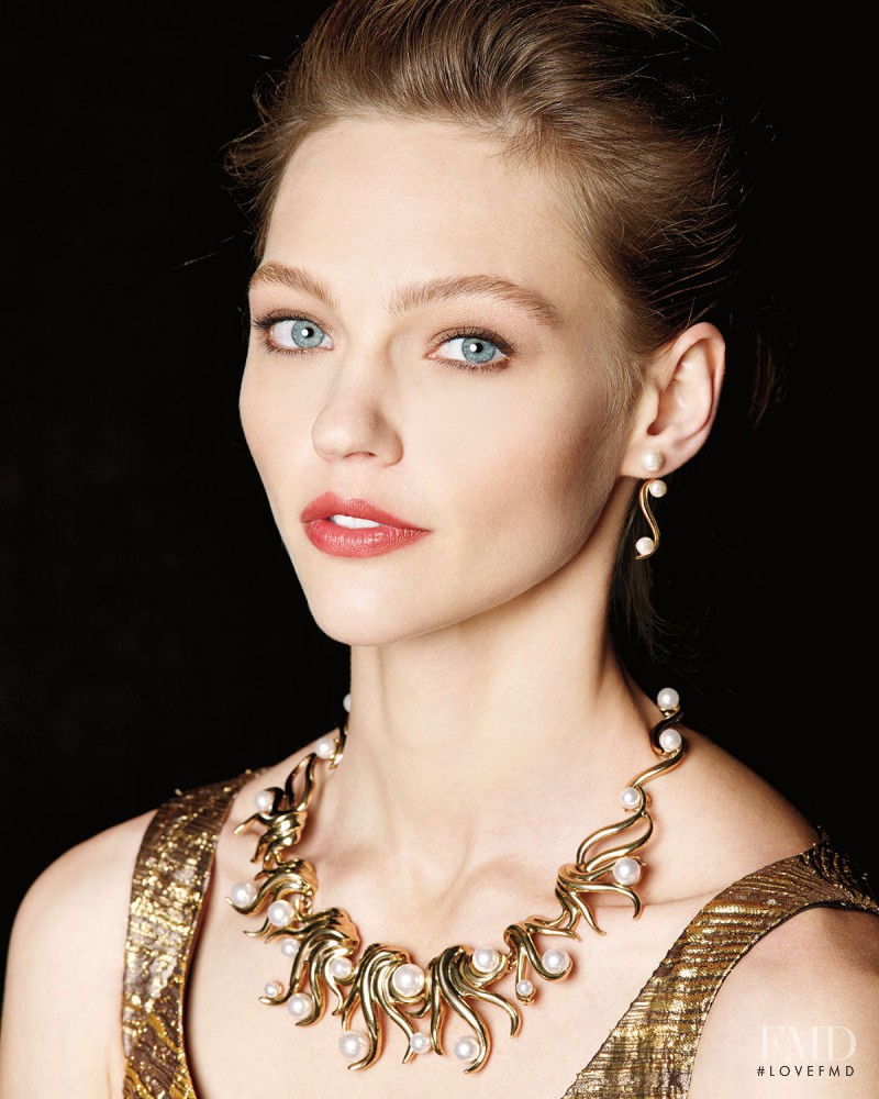 Sasha Pivovarova featured in Sasha Pivovarova, October 2015