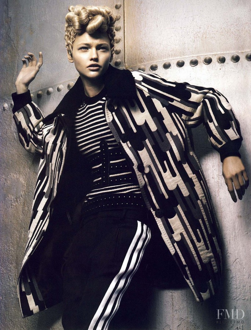 Sasha Pivovarova featured in Samouraï Fiction, October 2007