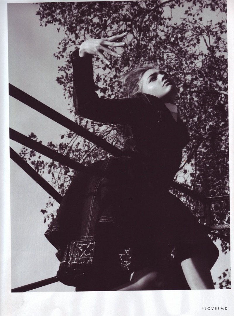 Sasha Pivovarova featured in Go Azzedine!, March 2006