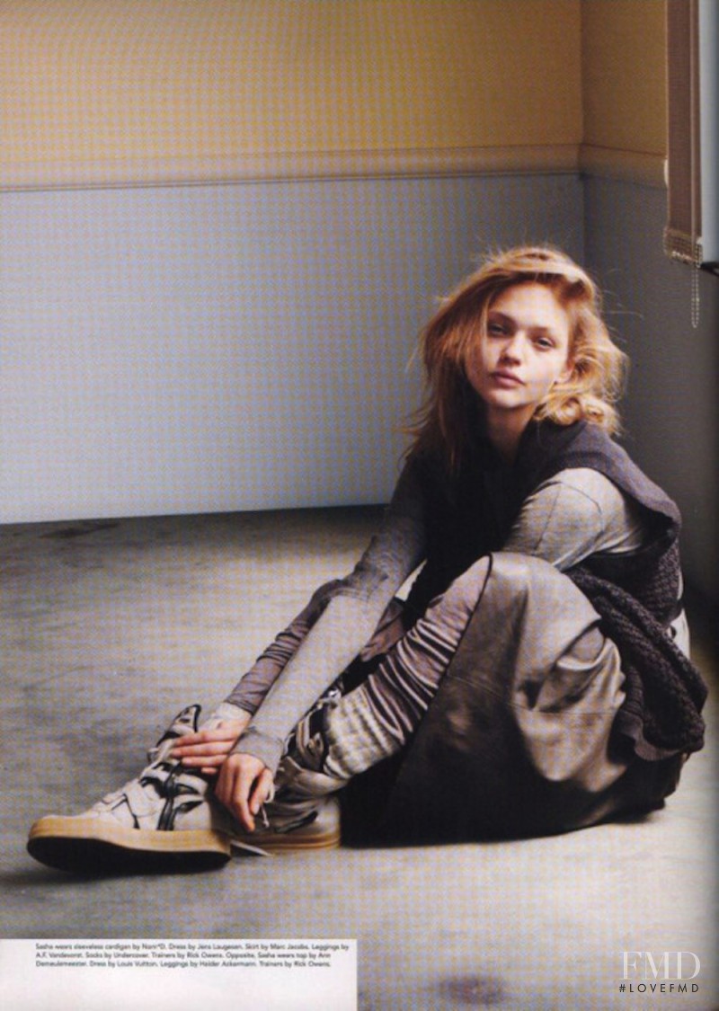 Sasha Pivovarova featured in Sasha Pivovarova, September 2006