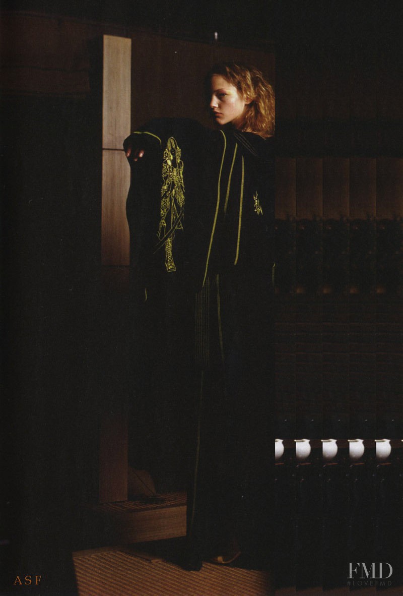 Sasha Pivovarova featured in Oriental Style, June 2004