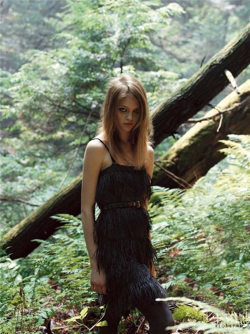 Sasha Pivovarova featured in Cold Mountain, November 2005