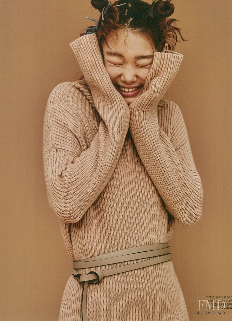 Yoon Young Bae featured in Dressing, October 2016