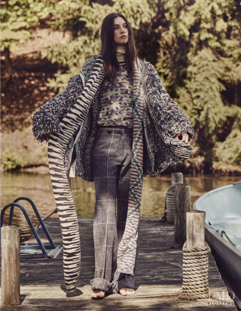 Jacquelyn Jablonski featured in Living The Natural Charm, October 2016