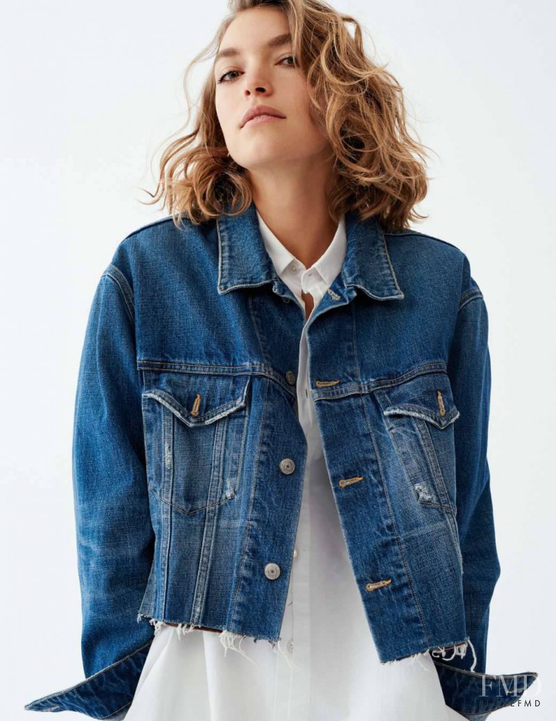 Arizona Muse featured in Tendre Est Le Jean, April 2017