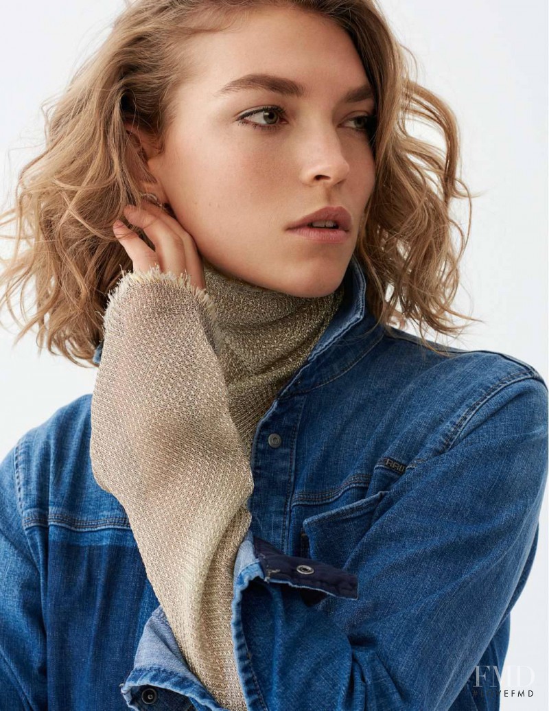 Arizona Muse featured in Tendre Est Le Jean, April 2017