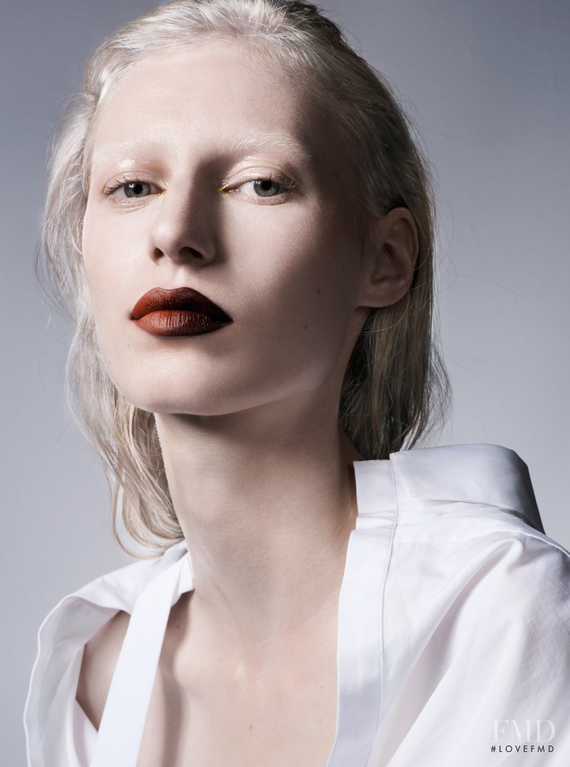 Julia Nobis featured in Kiss & Make-Up, January 2017