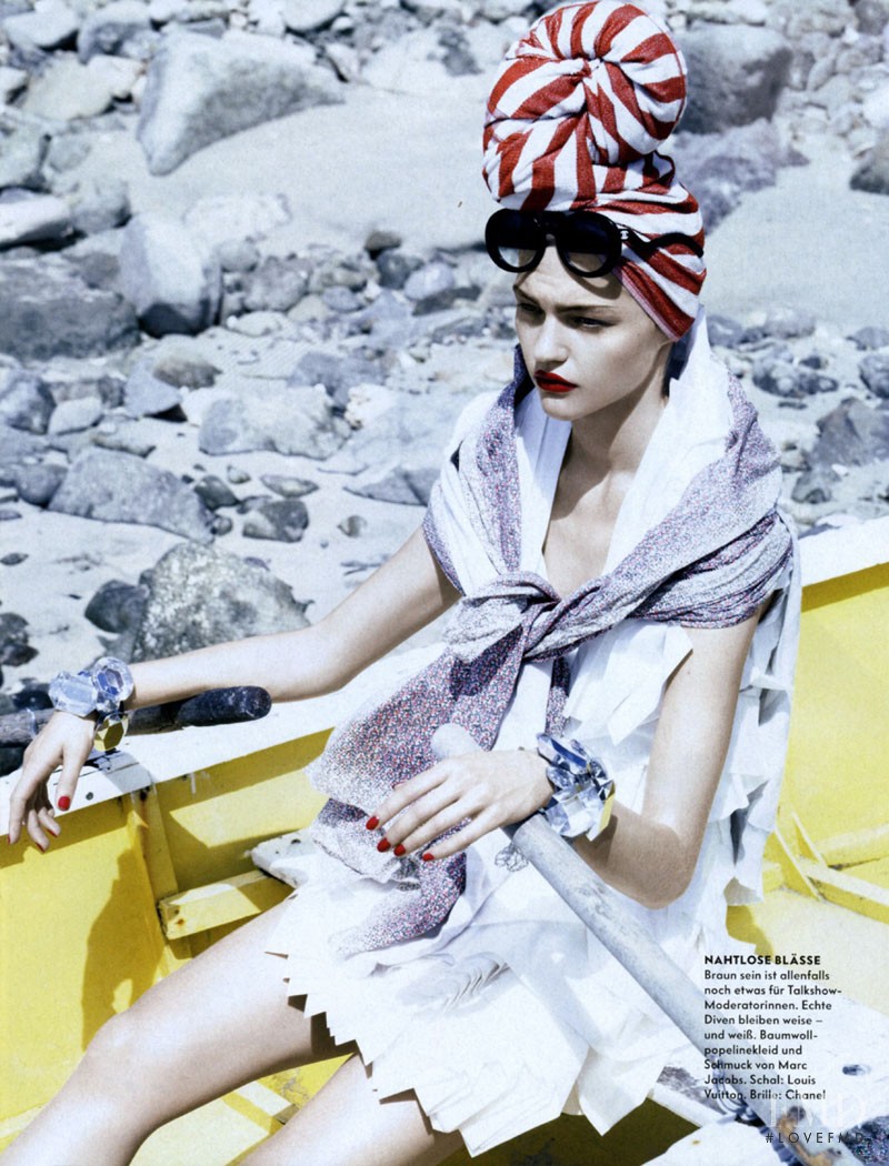 Sasha Pivovarova featured in Ordentlich Gestrandet, May 2007