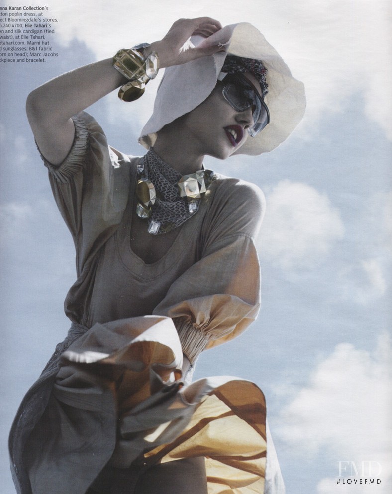 Sasha Pivovarova featured in Ile de la mode, March 2007