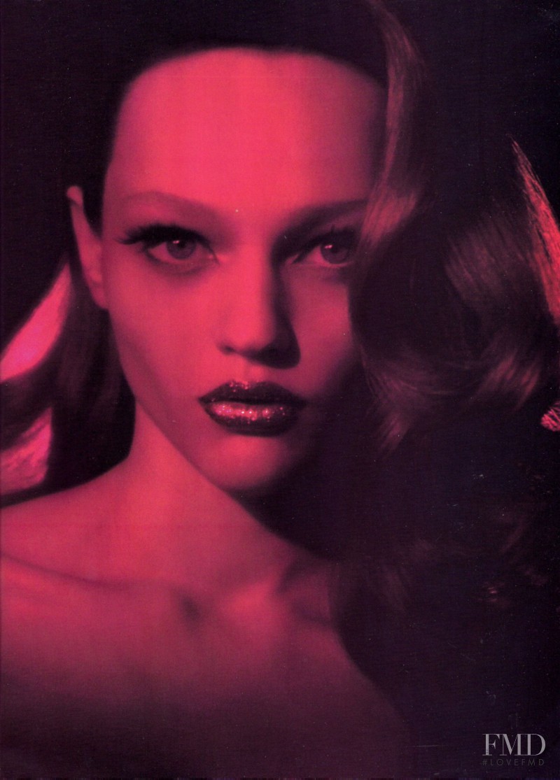 Sasha Pivovarova featured in I\'m just drawn like that, September 2007