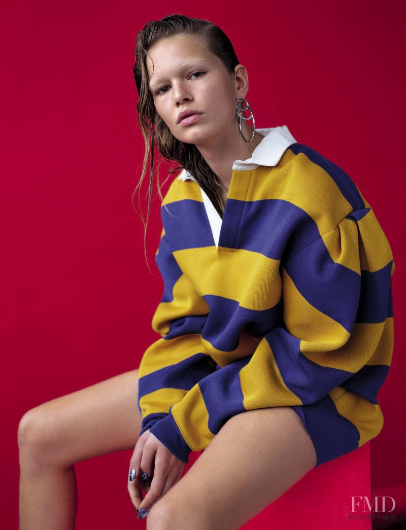 Anna Ewers featured in Feeling Good: Spring/Summer, April 2017